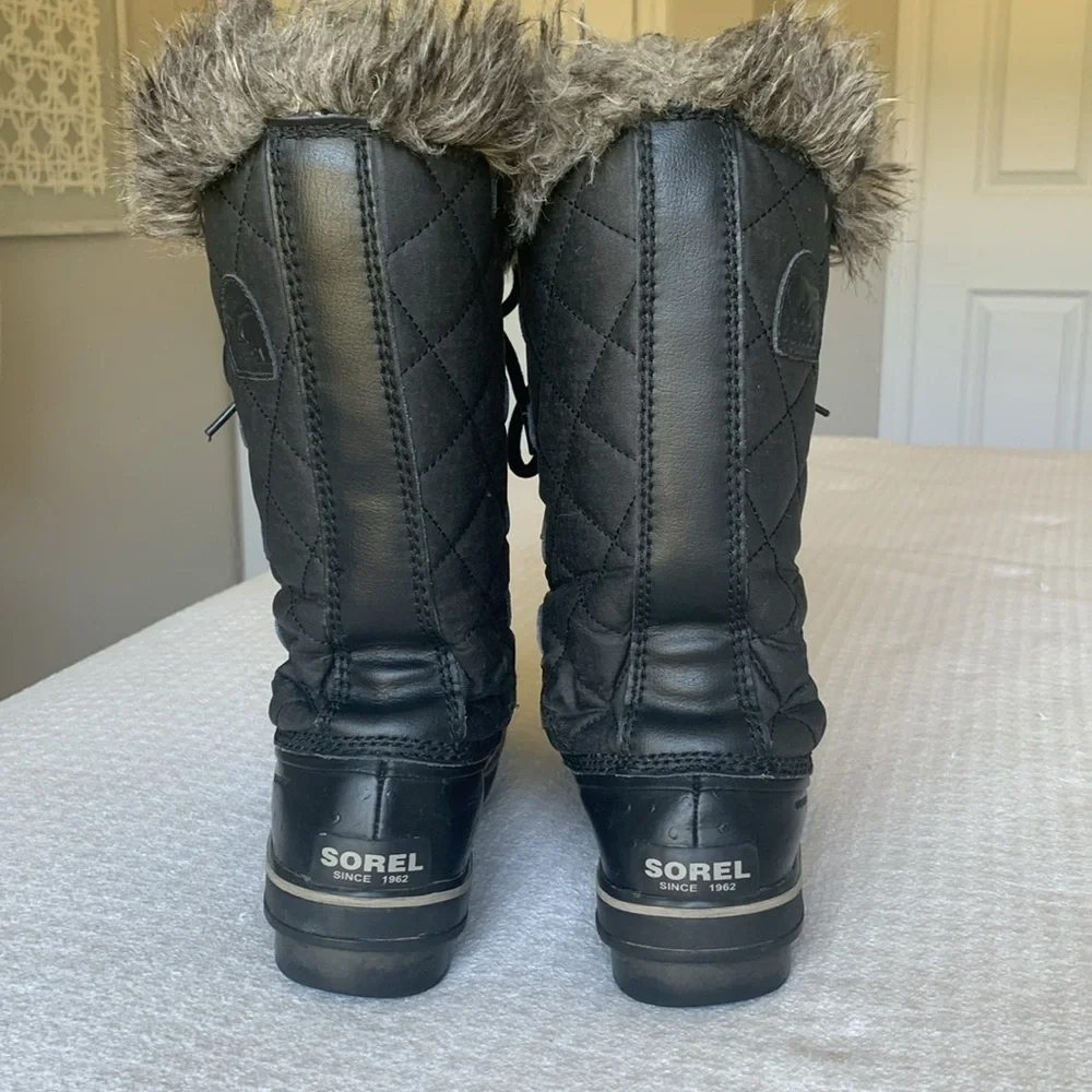 Sorel winter boots Black Fur Trim Waterproof Rubber with Quilted shaft size 8